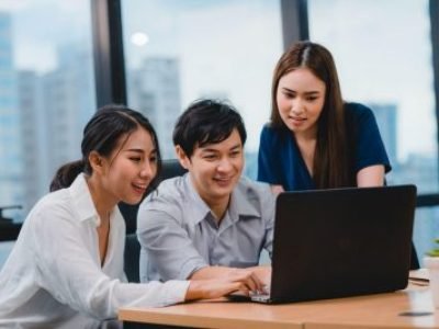 UEH tuyển sinh Khóa Văn bằng 1 đại học Vừa làm vừa học năm 2023, mở tại Trường Cao đẳng Hoa Sen